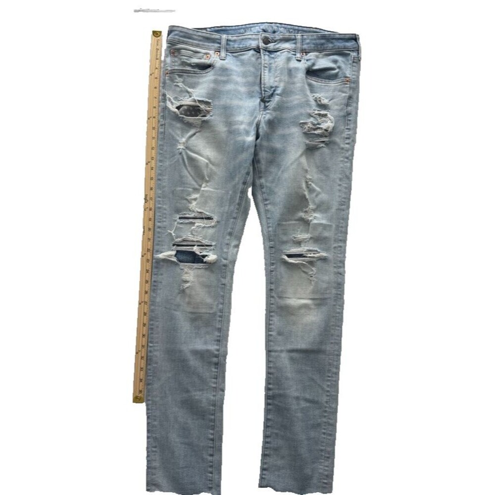 Light Wash Distressed Men’s Jeans